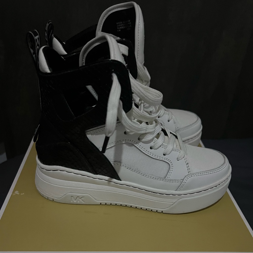 Adorable Michael kors high top sneakers
